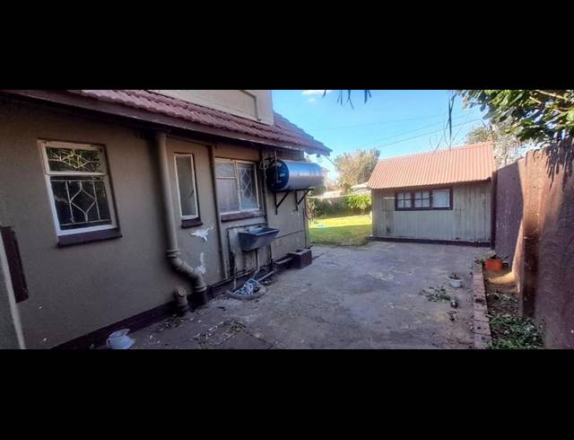 5 BEDROOM HOUSE FOR SALE IN SOPHIATOWN